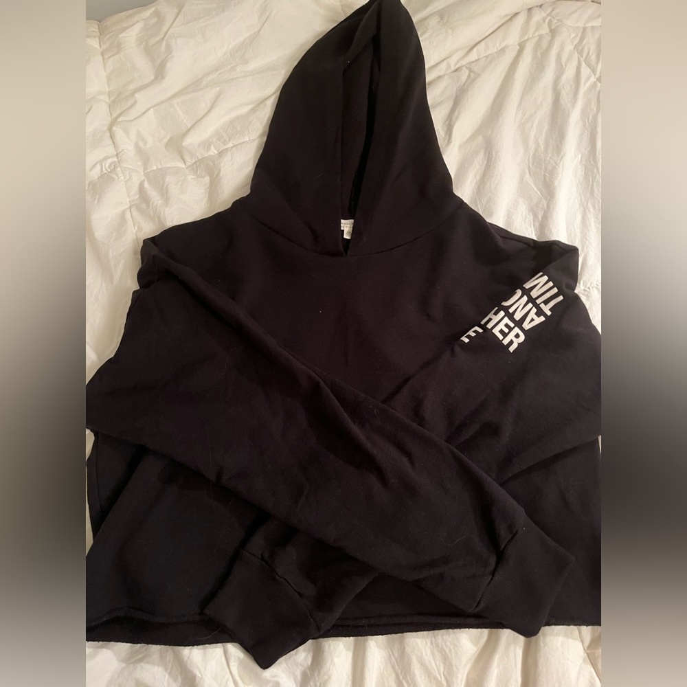 xs black cropped athletic sweatshirt